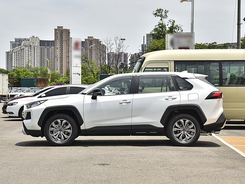 泰州RAV4荣放大幅降价！最新报价14.08万，数量有限